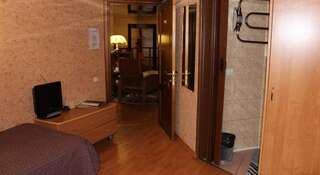 Гостиница Дисконт Мурманск Двухместный номер эконом-класса с 1 кроватью или 2 отдельными кроватями-7